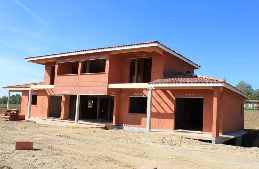 maison neuve brique collé